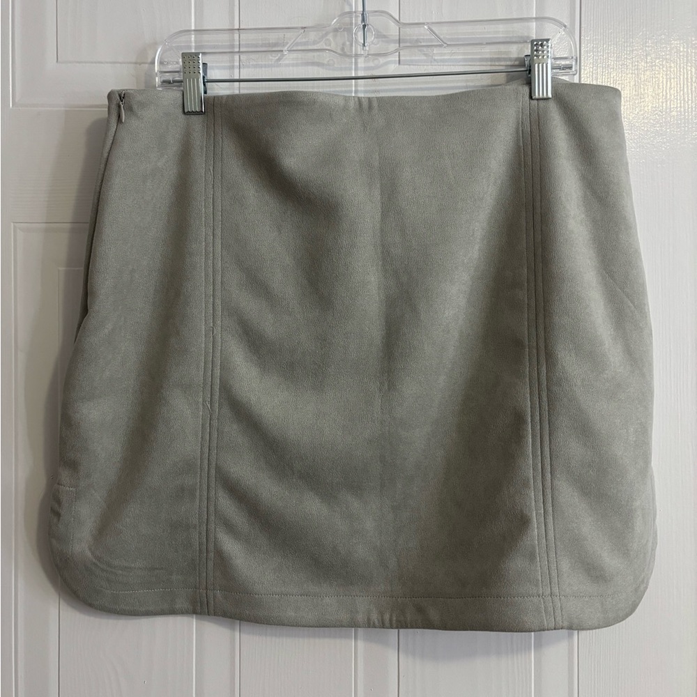 Steve Madden Light Gray Suede-Look Mini Skirt - Picture 3 of 3